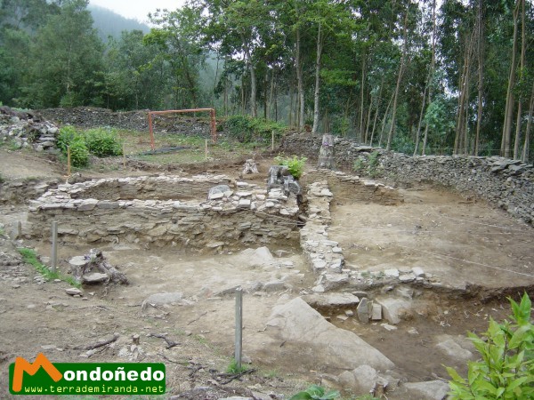 Castro de Zoñán
Fotos de las excavaciones.
