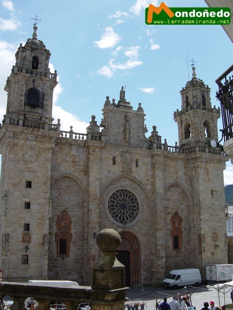 Catedral
La fachada de la Catedral de Mondoñedo.
