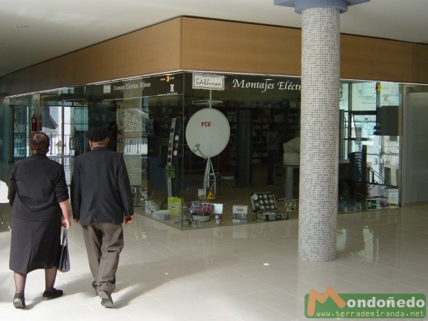 Centro Comercial Peña de Francia
Locales comerciales.
