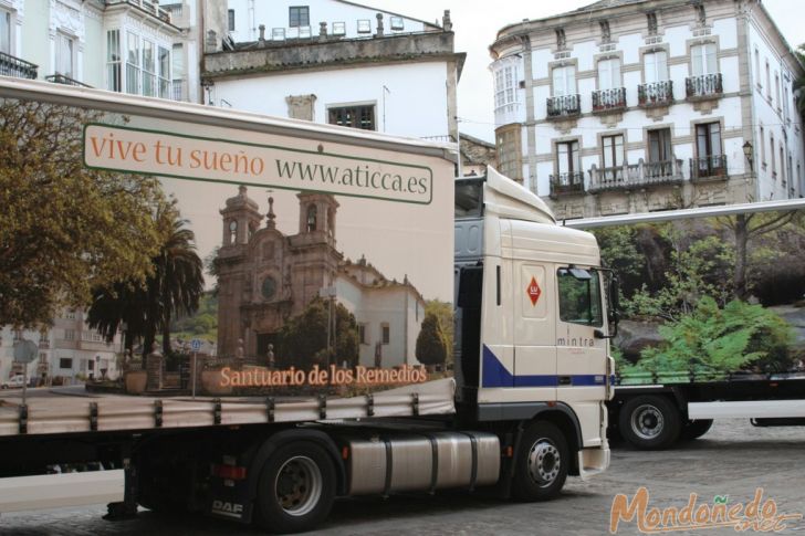 Inauguración Aticca
Camiones rotulados con imágenes de Mondoñedo
