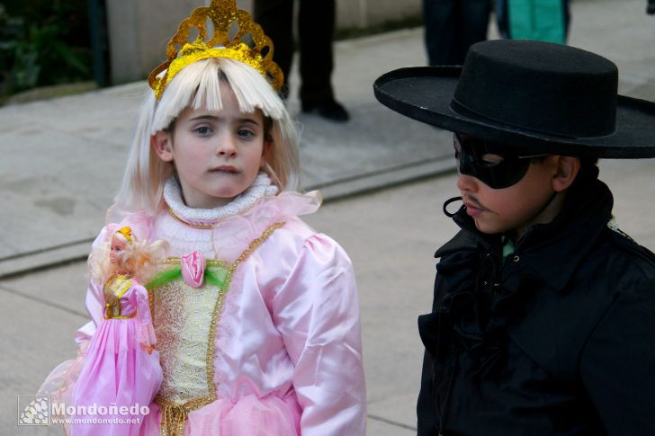 Desfile de disfraces
O Zorro e a Barbie Mosqueteira
