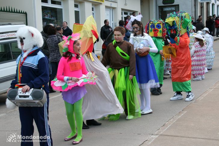 Desfile de disfraces
Grupos infantiles

