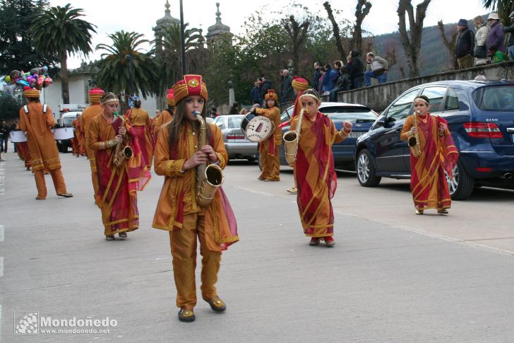 Desfile de disfraces
Charanga "A Choca"
